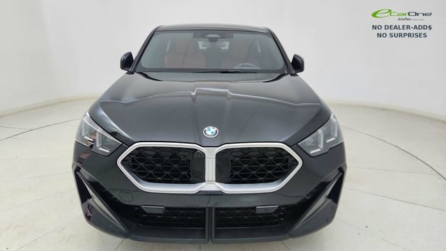 Used 2025 BMW X2 xDrive28i w/ Premium Package AWD/4WD image 2