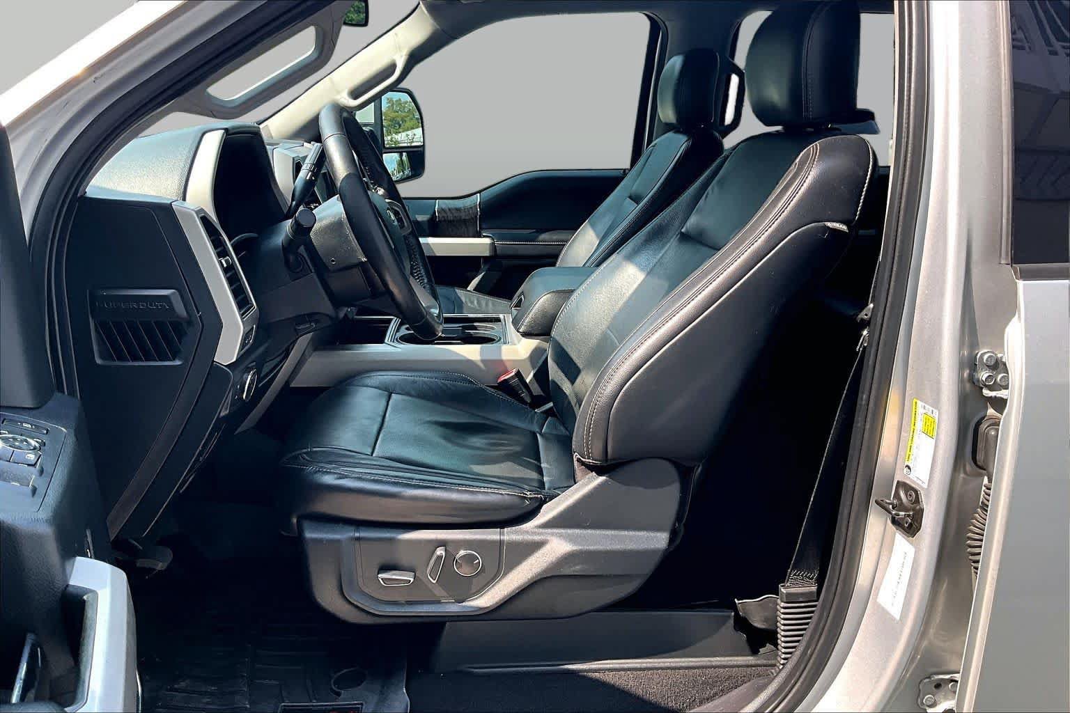 Used 2019 Ford F250 Lariat w/ Lariat Value Package AWD/4WD image 6