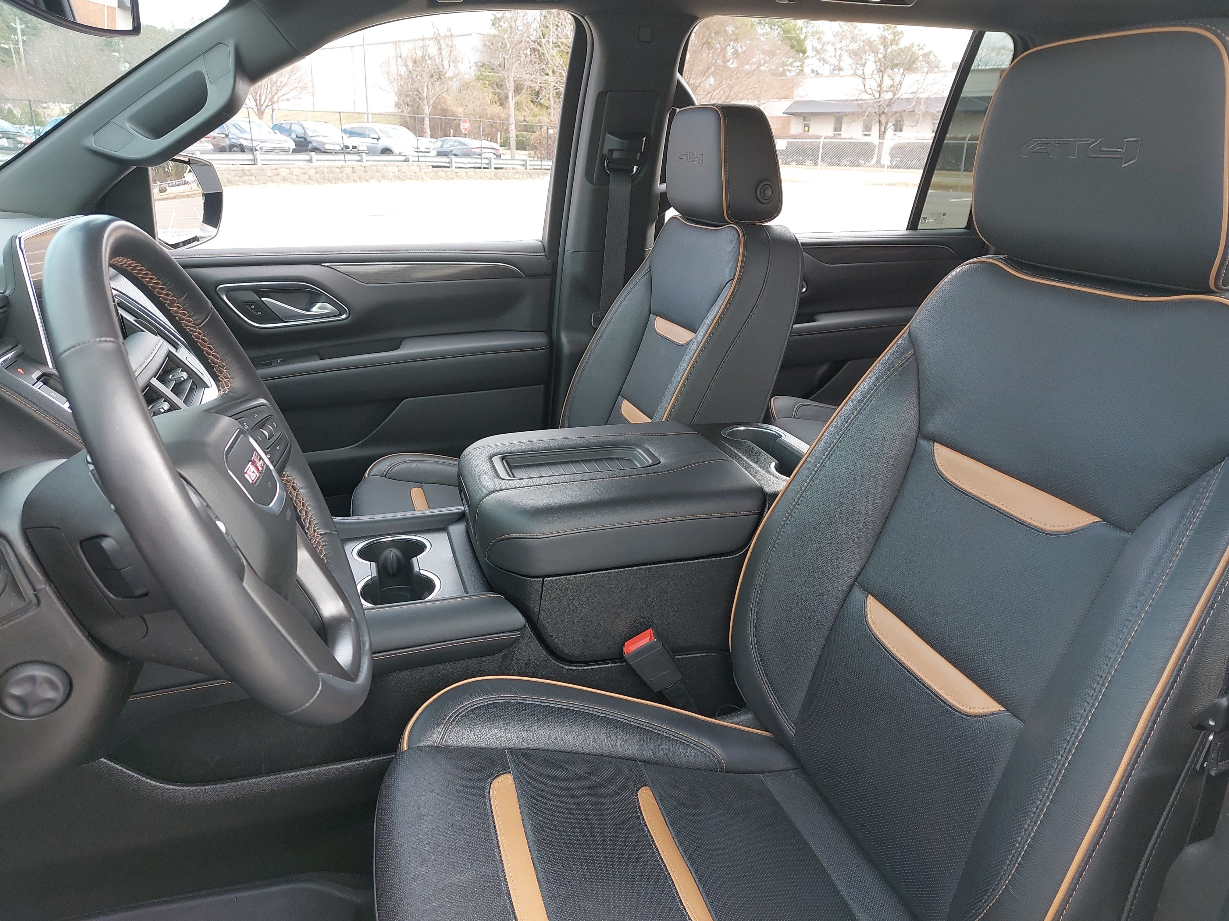 Used 2022 GMC Yukon XL AT4 AWD/4WD image 17