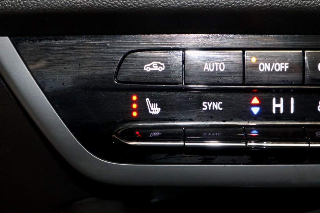 Used 2023 Buick Envision Essence w/ Sport Touring Package image 4