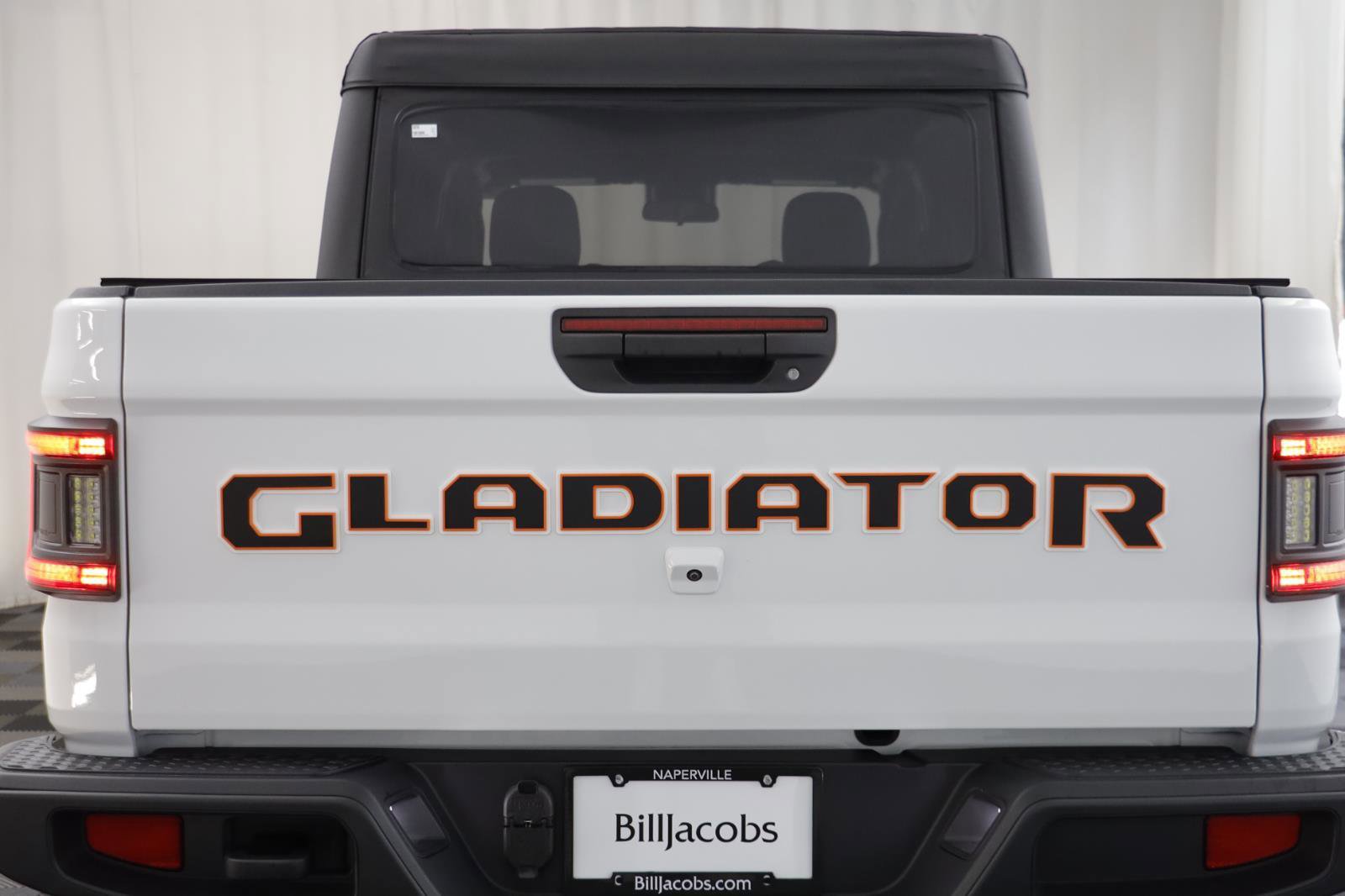 Used 2025 Jeep Gladiator Sport image 17