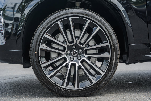 New 2026 Volvo XC90 B6 Plus w/ Protection Package Premier AWD/4WD image 17