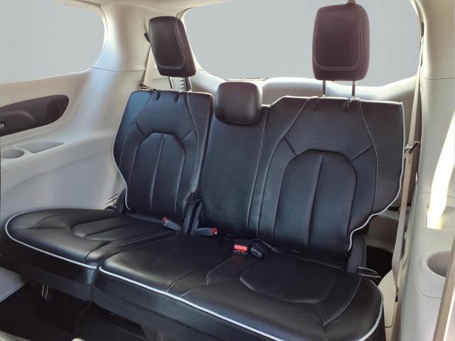 Used 2022 Chrysler Pacifica Limited FWD image 22