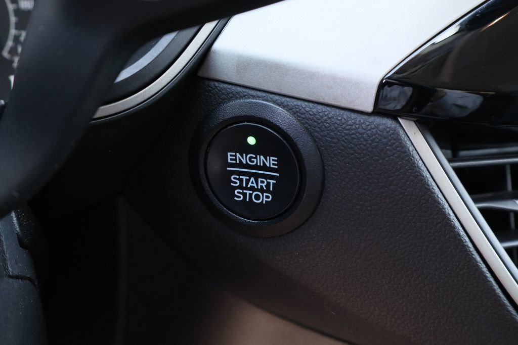 Used 2022 Ford Escape SE image 18