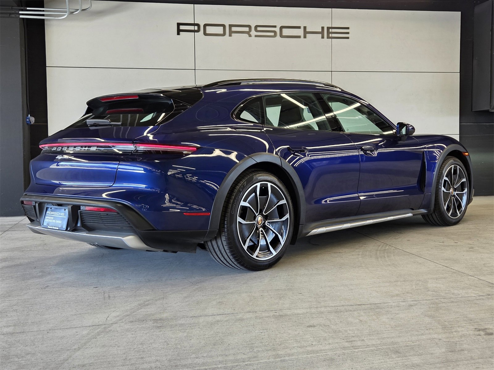 Used 2022 Porsche Taycan 4 Cross Turismo image 6