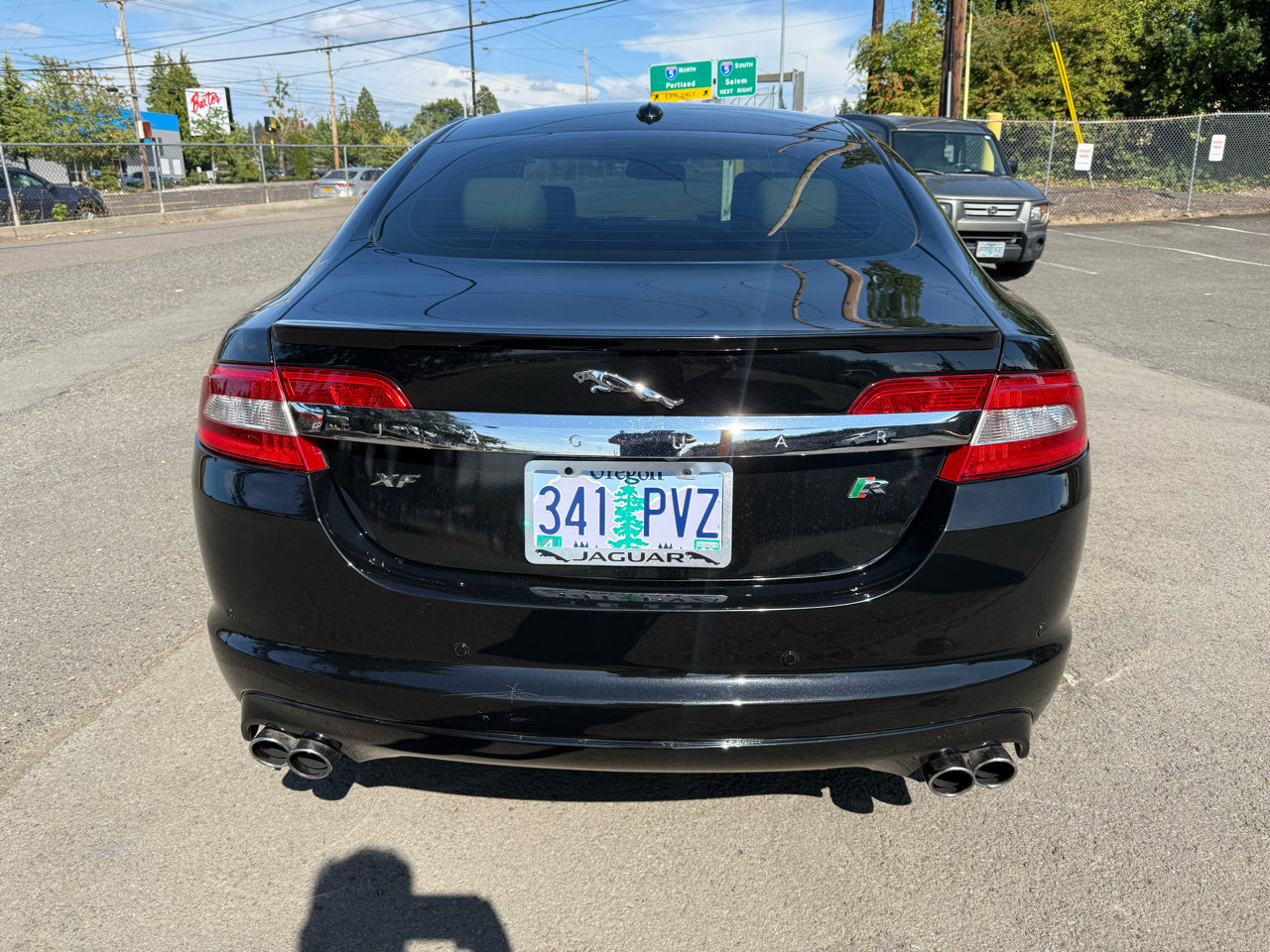 Used 2010 Jaguar XF R image 5