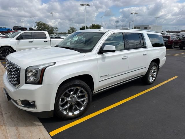 Used 2020 GMC Yukon XL Denali w/ Denali Ultimate Package AWD/4WD image 3