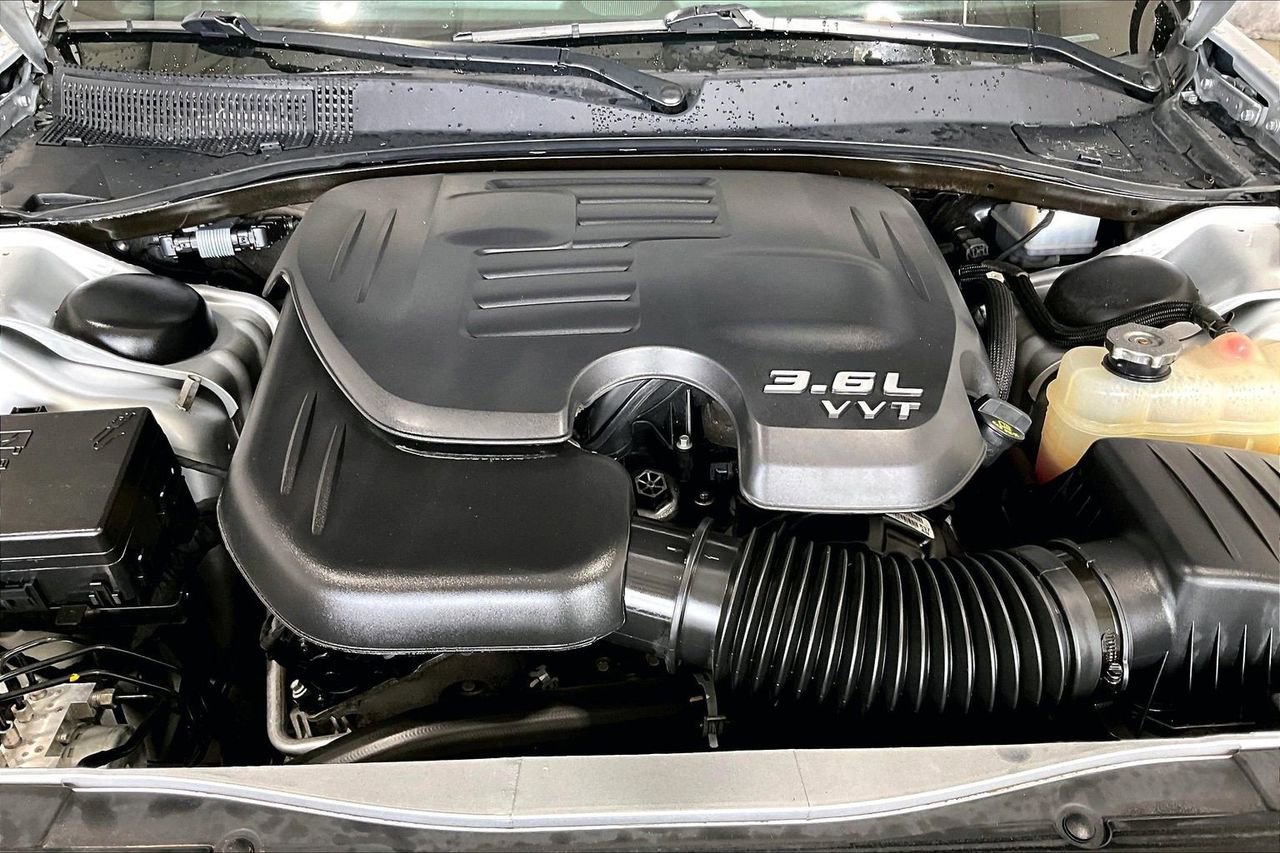 Used 2023 Chrysler 300 S RWD image 8