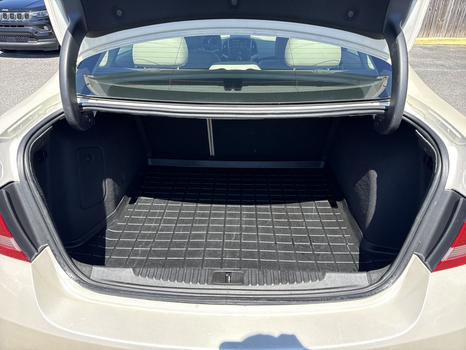 Used 2015 Buick Verano FWD image 26