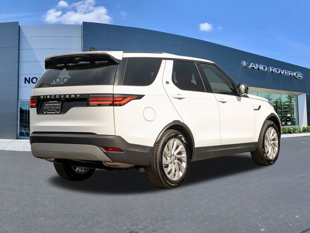 New 2025 Land Rover Discovery S image 4