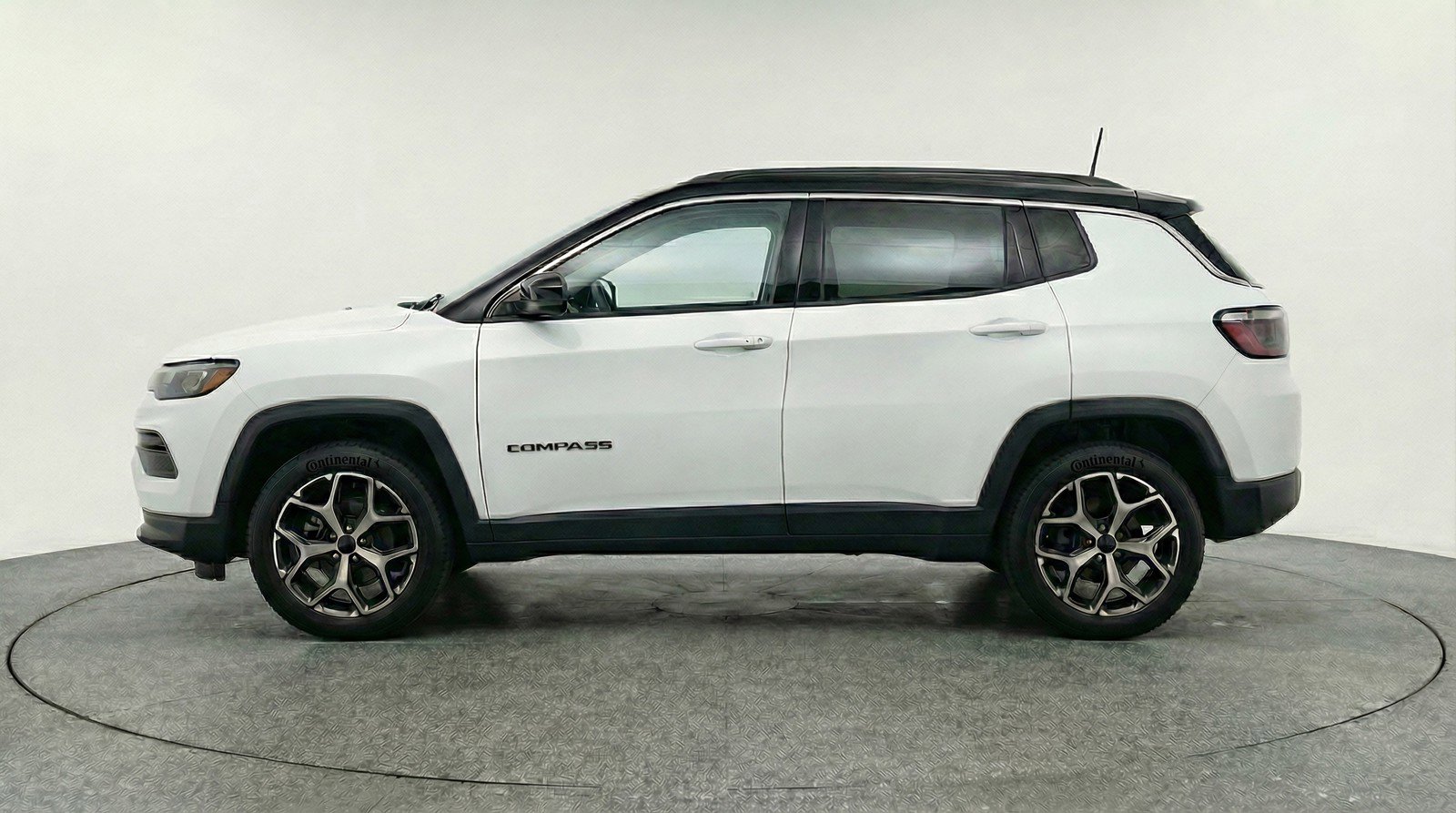 Used 2025 Jeep Compass Limited image 5