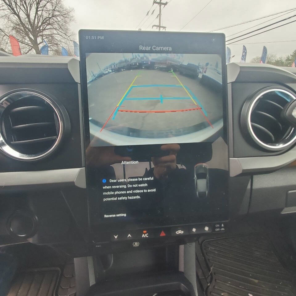 Used 2018 Toyota Tacoma SR5 image 25