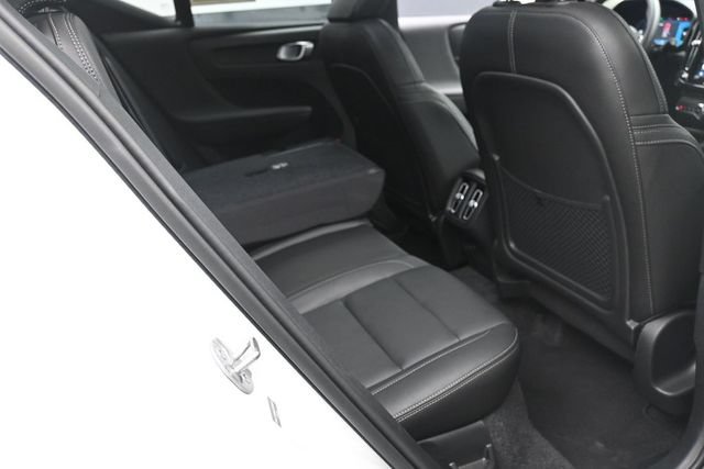 Certified 2025 Volvo XC40 B5 Ultra AWD/4WD image 26