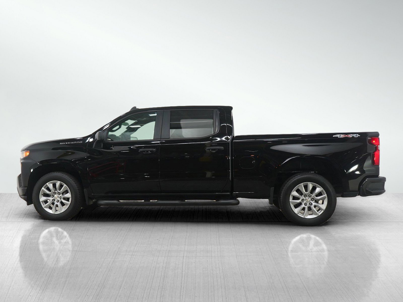 Used 2021 Chevrolet Silverado 1500 Custom w/ Safety Confidence Package image 2