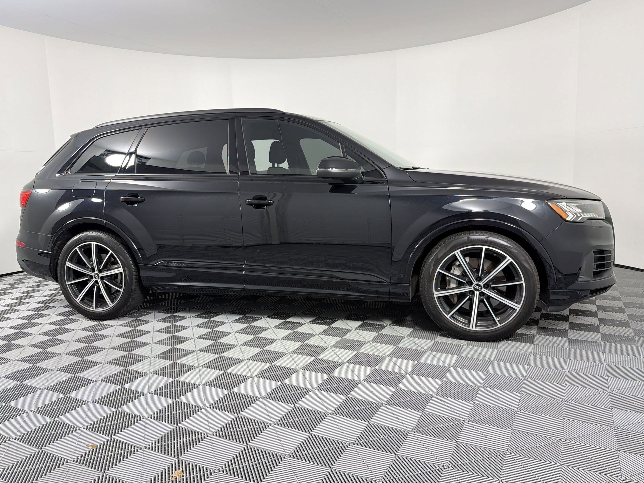 Used 2020 Audi Q7 3.0T Prestige AWD/4WD image 11