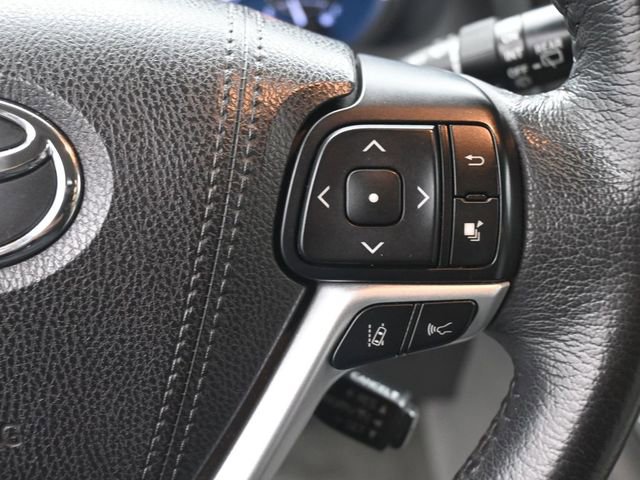 Used 2018 Toyota Sienna XLE FWD image 2