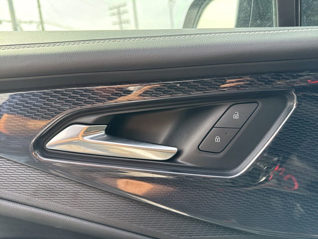 Used 2024 Chevrolet Blazer EV AWD Police image 10