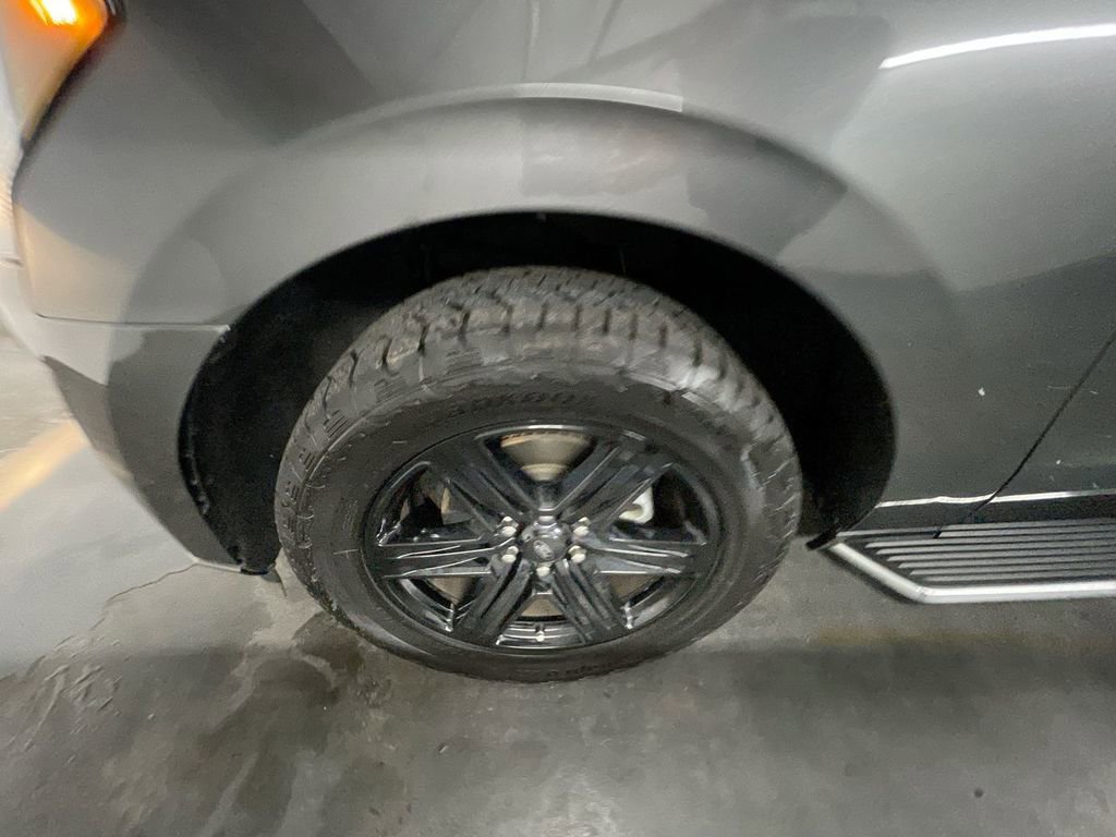 Used 2021 Ford Expedition XLT image 33