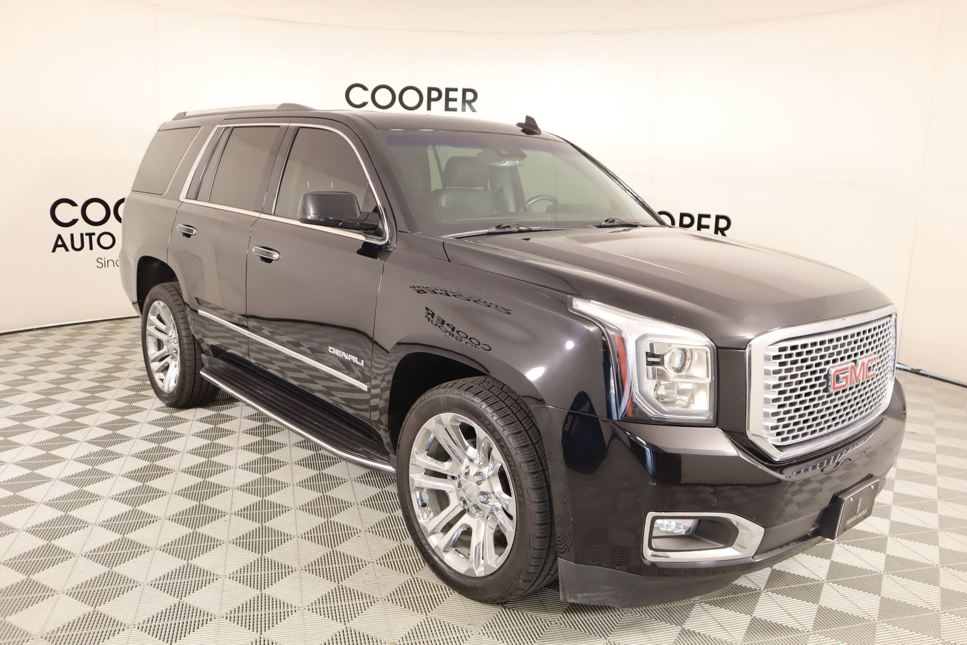 Used 2017 GMC Yukon Denali w/ Open Road Package image 1