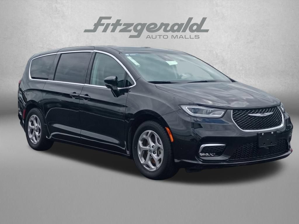 Used 2024 Chrysler Pacifica Limited
