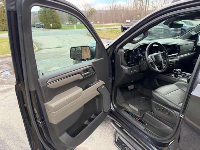 Used 2023 Chevrolet Silverado 1500 ZR2 w/ Technology Package image 14