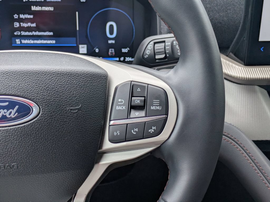 Used 2025 Ford Explorer Active RWD image 19