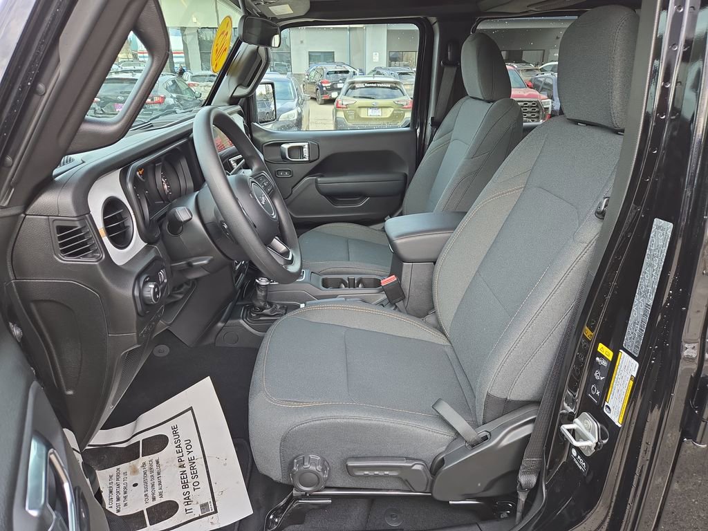 Used 2025 Jeep Gladiator Sport image 13