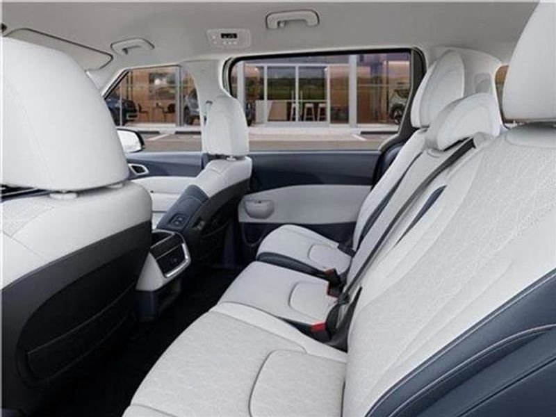 New 2026 Kia Carnival EX image 72