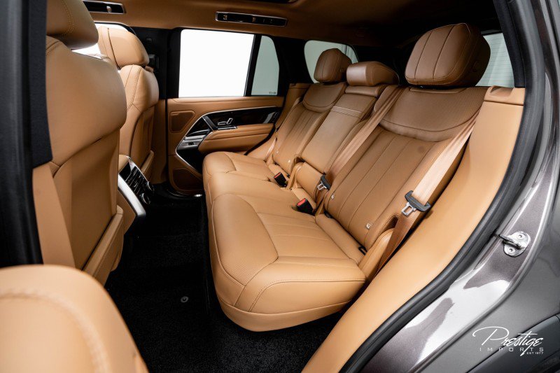 Used 2025 Land Rover Range Rover SE image 47