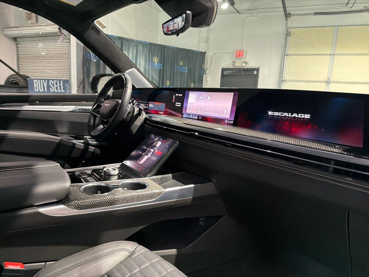 Used 2026 Cadillac Escalade ESV V image 31