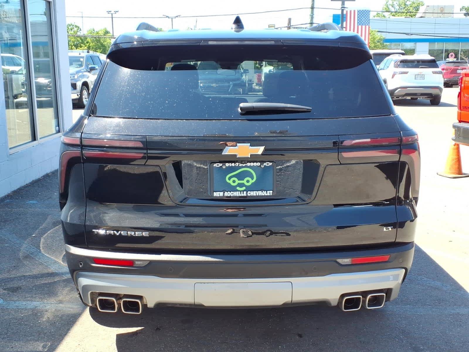 Used 2024 Chevrolet Traverse LT w/ Enhanced Driving Package FWD image 5