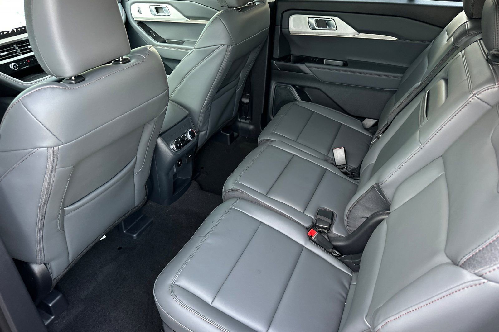 New 2026 Ford Explorer Active w/ Active Comfort Package image 11