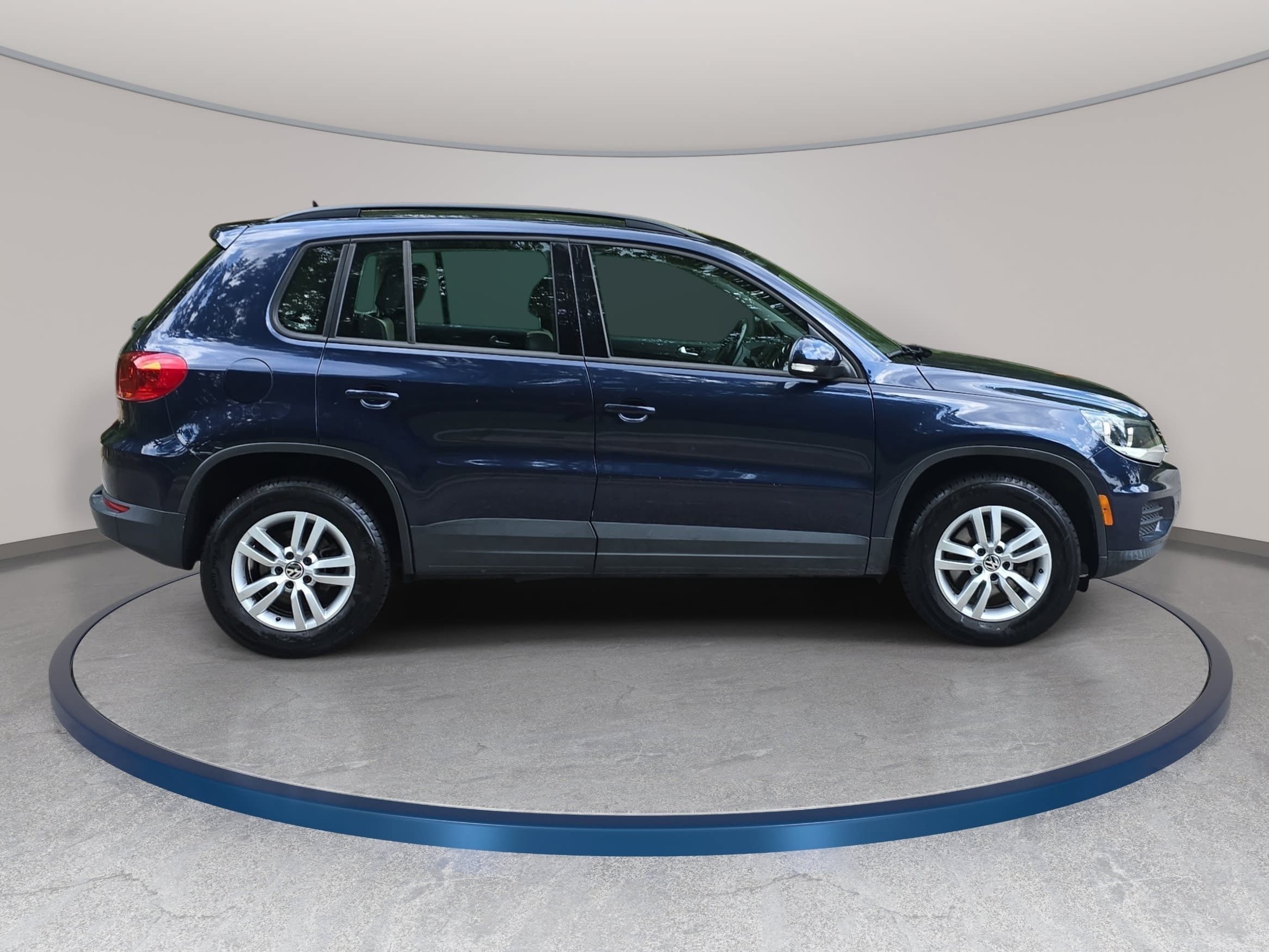 Used 2016 Volkswagen Tiguan S AWD/4WD image 4
