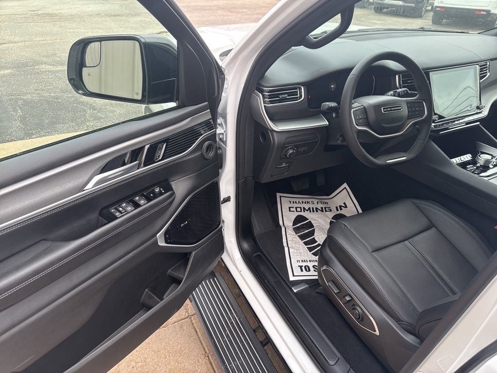 New 2026 Jeep Grand Wagoneer Limited AWD/4WD image 17