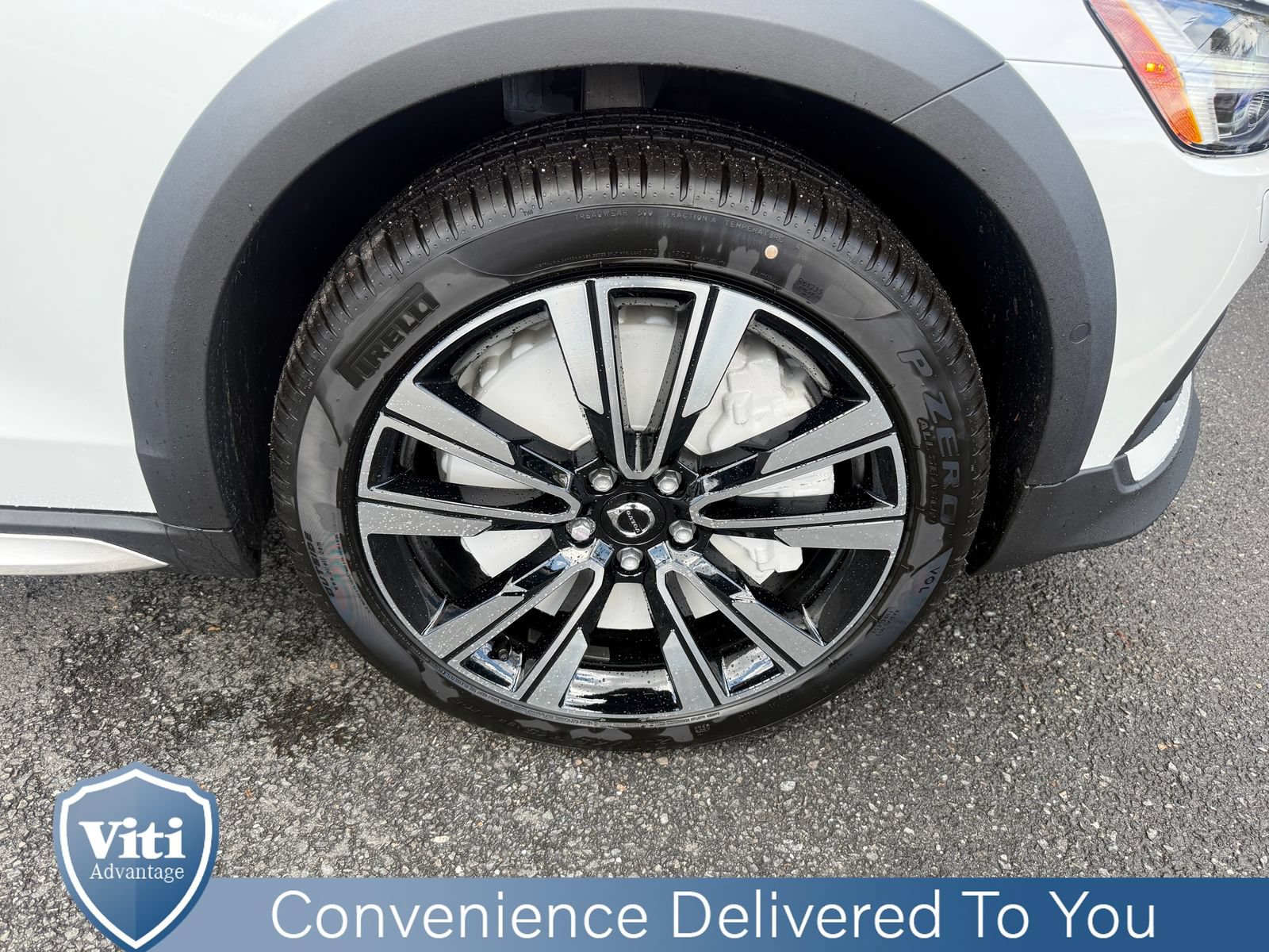 New 2026 Volvo V60 B5 Cross Country Ultra w/ Protection Package Premier AWD/4WD image 10