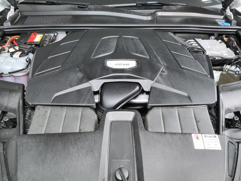 Certified 2021 Porsche Cayenne Coupe AWD/4WD image 36