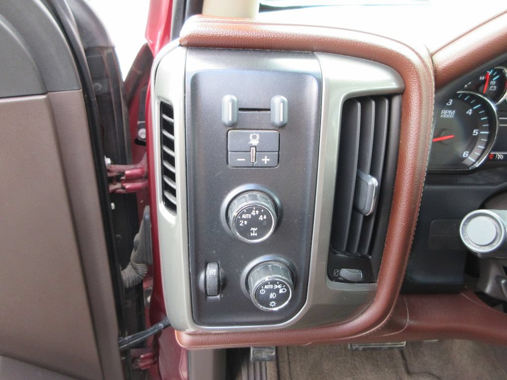 Used 2014 Chevrolet Silverado 1500 High Country w/ High Country Premium Package AWD/4WD image 19