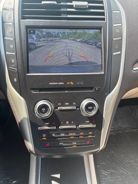 Used 2019 Lincoln MKC Select w/ Select Plus Package FWD image 12