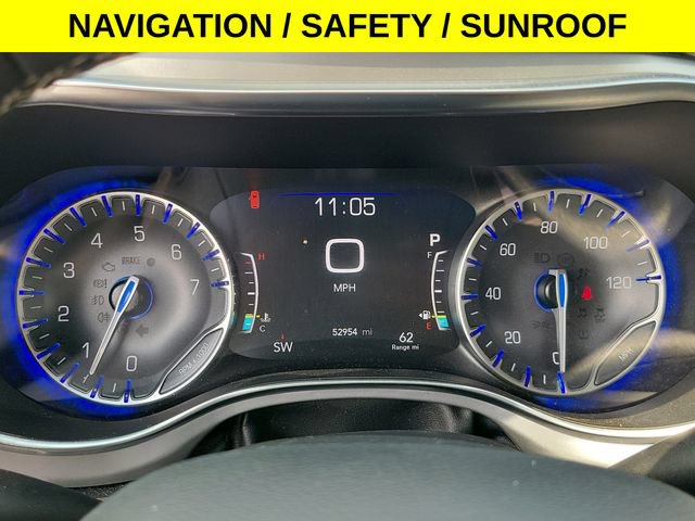 Used 2025 Chrysler Pacifica Limited FWD image 15