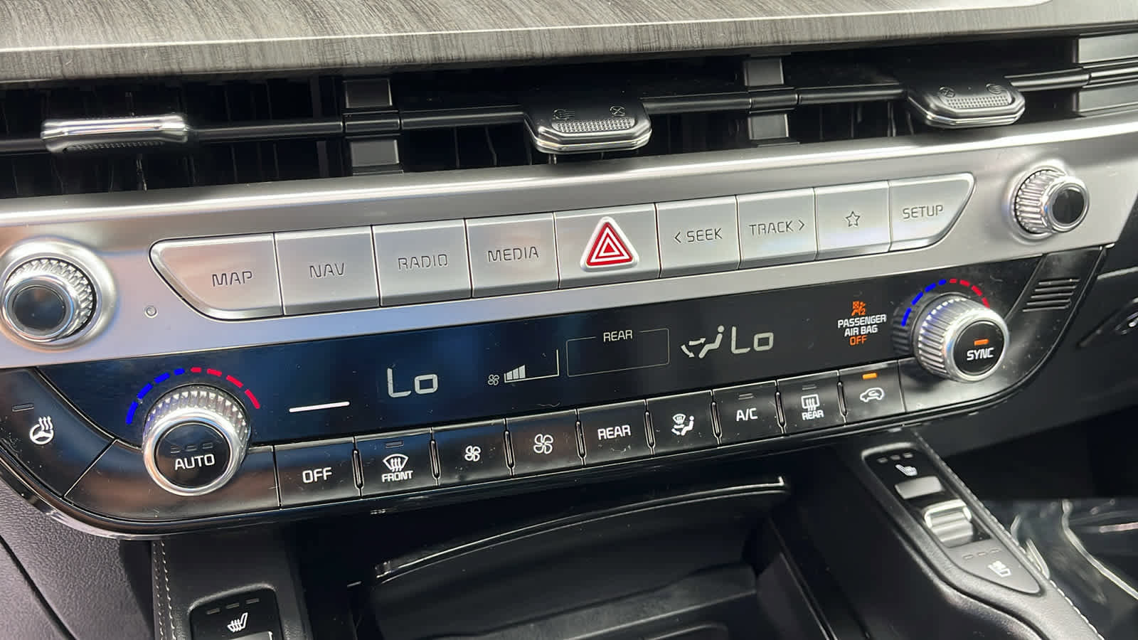 Used 2023 Kia Telluride EX image 19