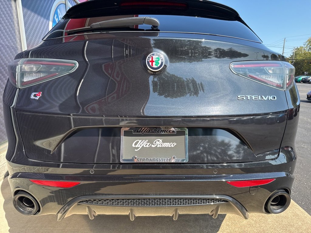 New 2025 Alfa Romeo Stelvio Sprint image 6