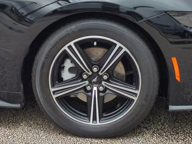 Used 2025 Ford Mustang Convertible image 11