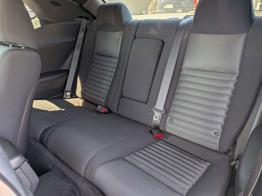 Used 2013 Dodge Challenger R/T RWD image 13