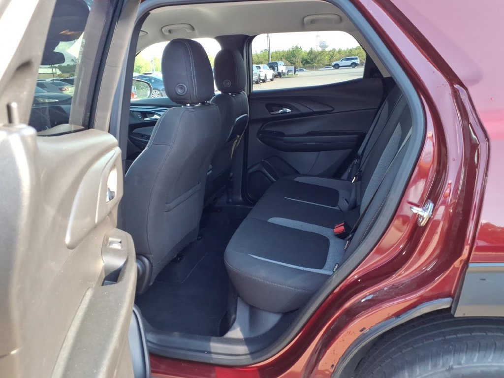 Used 2025 Chevrolet TrailBlazer LT FWD image 19