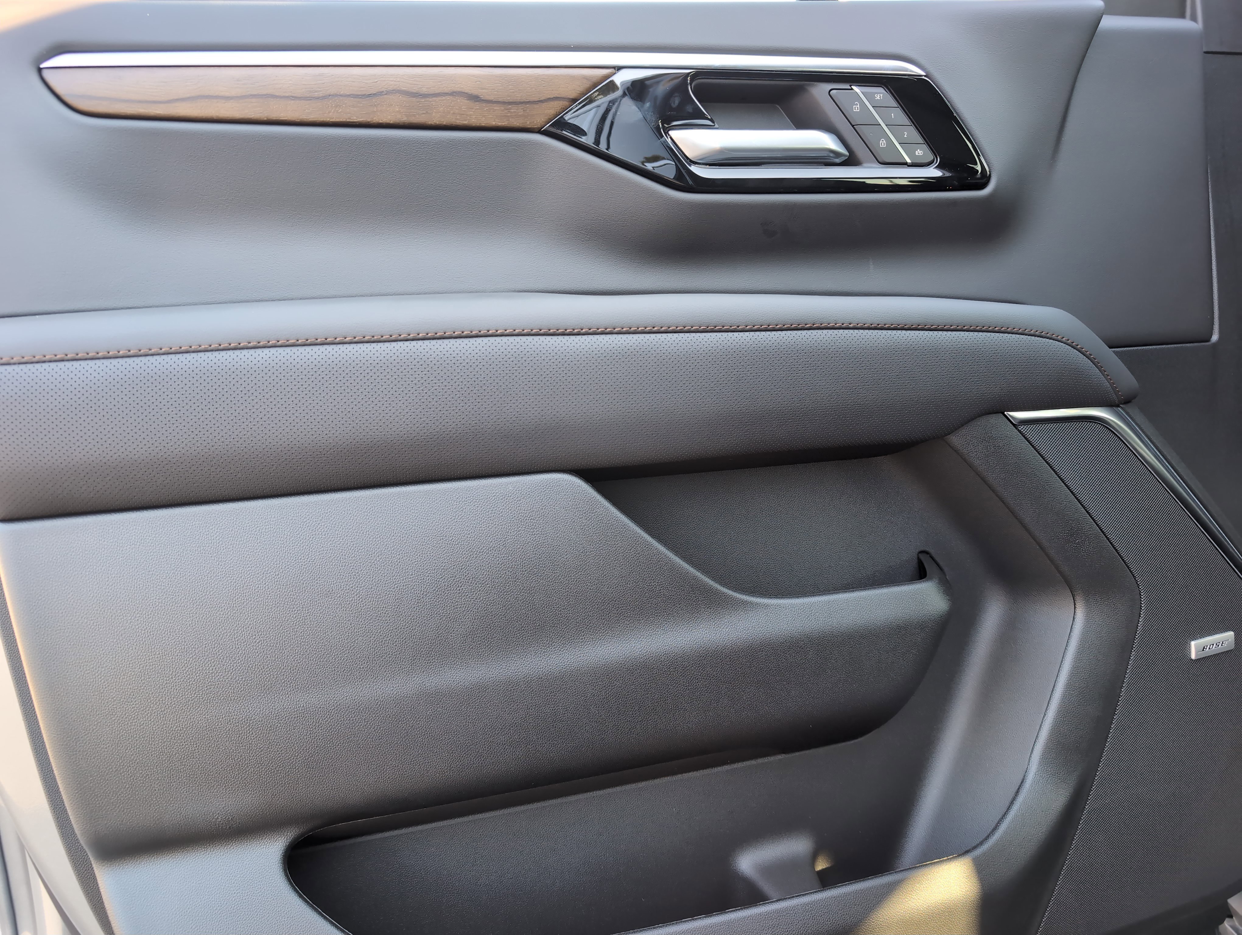 New 2026 Chevrolet Suburban High Country w/ LPO, Illumination Package image 11