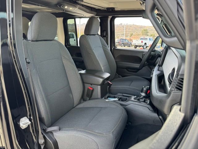 Used 2024 Jeep Wrangler Unlimited AWD/4WD image 33