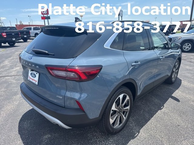 Used 2023 Ford Escape Platinum image 5
