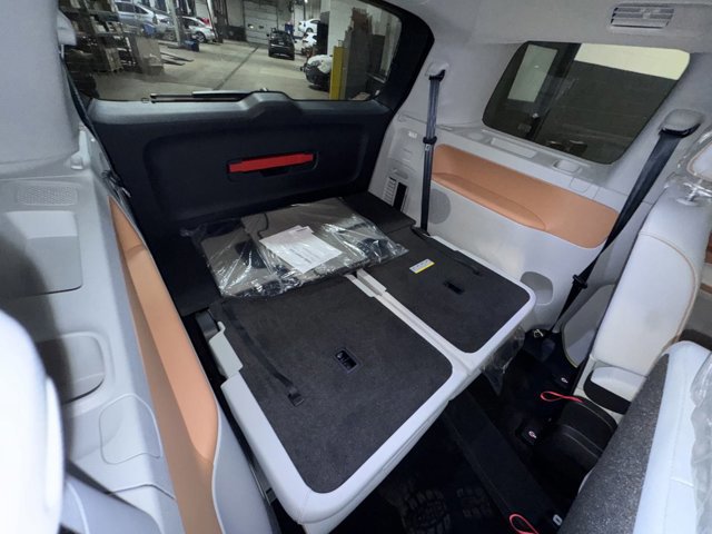 New 2025 Volkswagen ID. Buzz 1st Edition image 31