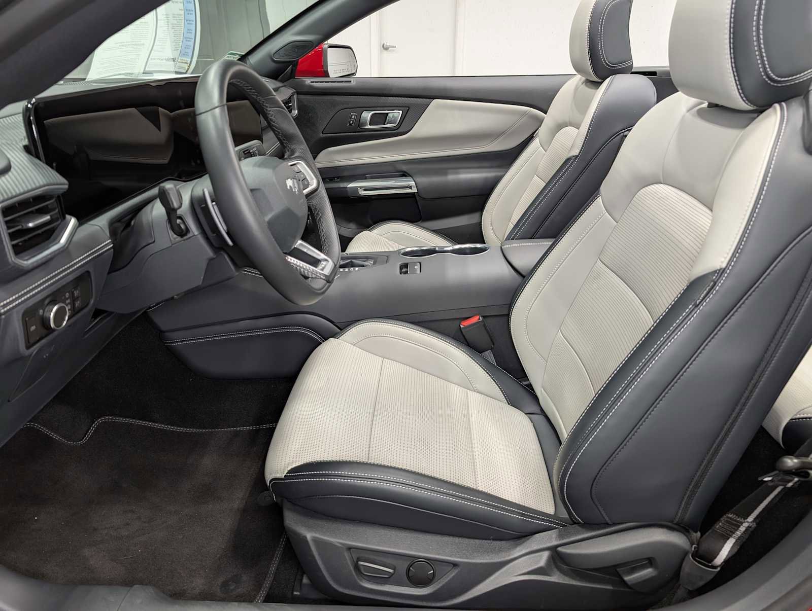 Used 2024 Ford Mustang GT Premium image 5