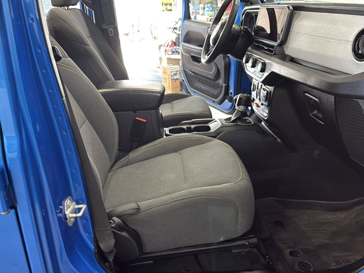 Used 2024 Jeep Wrangler Unlimited AWD/4WD image 54